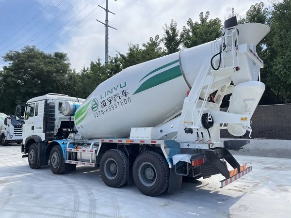 混動(dòng)攪拌車(chē)