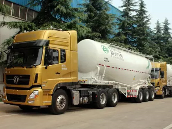 中集凌宇喜獲洛龍區(qū)“2011年度先進(jìn)企業(yè)突出貢獻(xiàn)獎”榮譽(yù)稱號