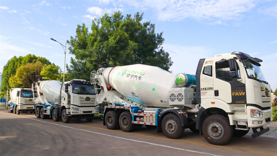秋高氣爽，再傳捷報！50臺凌宇混動攪拌車奔赴華東，盡顯靚麗風(fēng)采