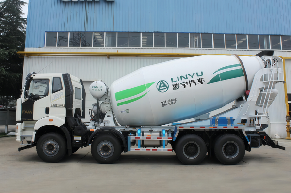 混動攪拌車的維護成本與常規(guī)燃油車相比如何？