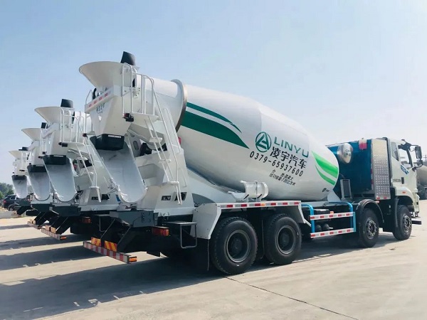 水泥罐車在高海拔地區(qū)運(yùn)營(yíng)的注意事項(xiàng)有哪些？