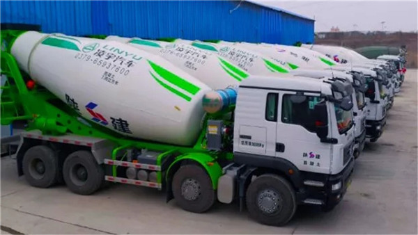 克服萬(wàn)難！新春批凌宇罐車發(fā)往市場(chǎng)