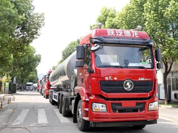 疫情之下，海外客戶線上訂車，20臺(tái)凌宇罐車批量交付！