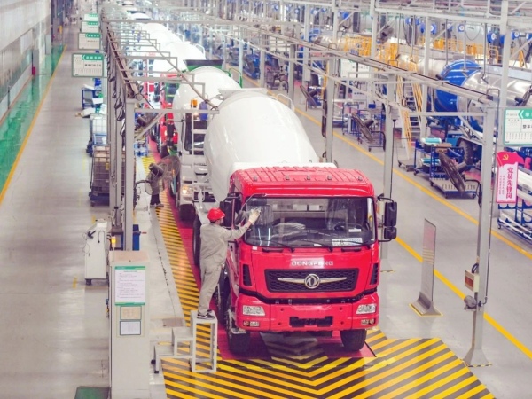 《洛陽(yáng)日?qǐng)?bào)》：中集凌宇全力趕訂單，年末生產(chǎn)忙