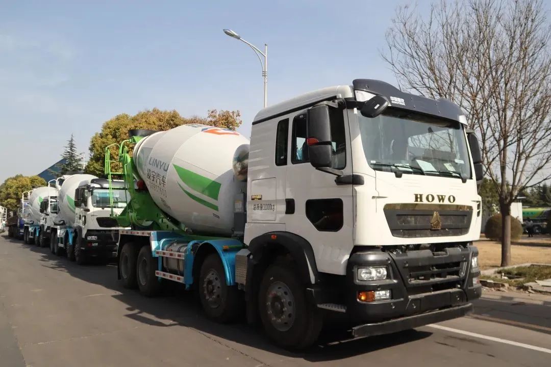 【重卡新聞】十月國內(nèi)重卡銷量公布！全年總銷量或?qū)⒍ǜ?8萬輛！