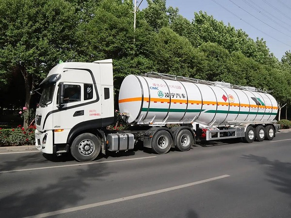 再掀發(fā)車熱潮，130臺凌宇液罐車批量發(fā)往寧夏