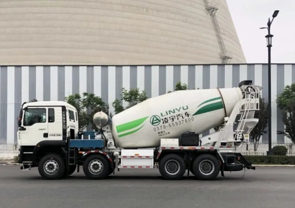 重汽&凌宇電驅(qū)橋攪拌車，會省錢的才是卡友選擇的！